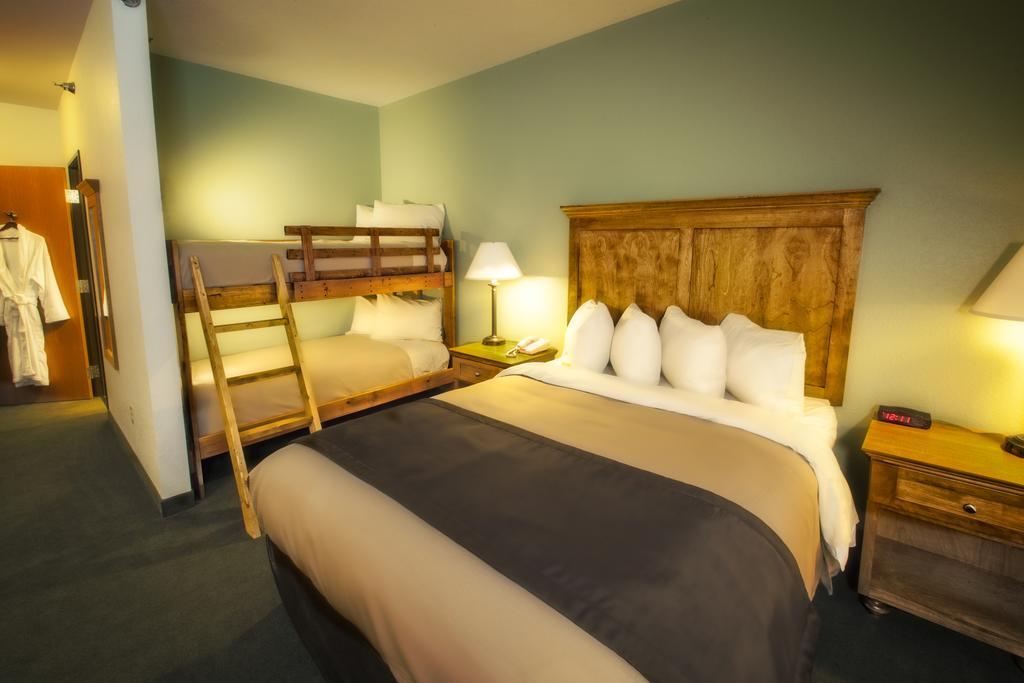 Junction Inn Suites & Conference Center Babbitt Phòng bức ảnh